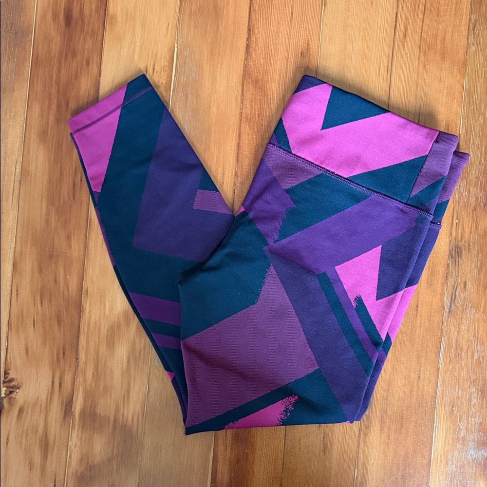 ⬇️⭐️ Brooks Women's Formation Crop Geometric Running Tights Size L - Picture 2 of 4